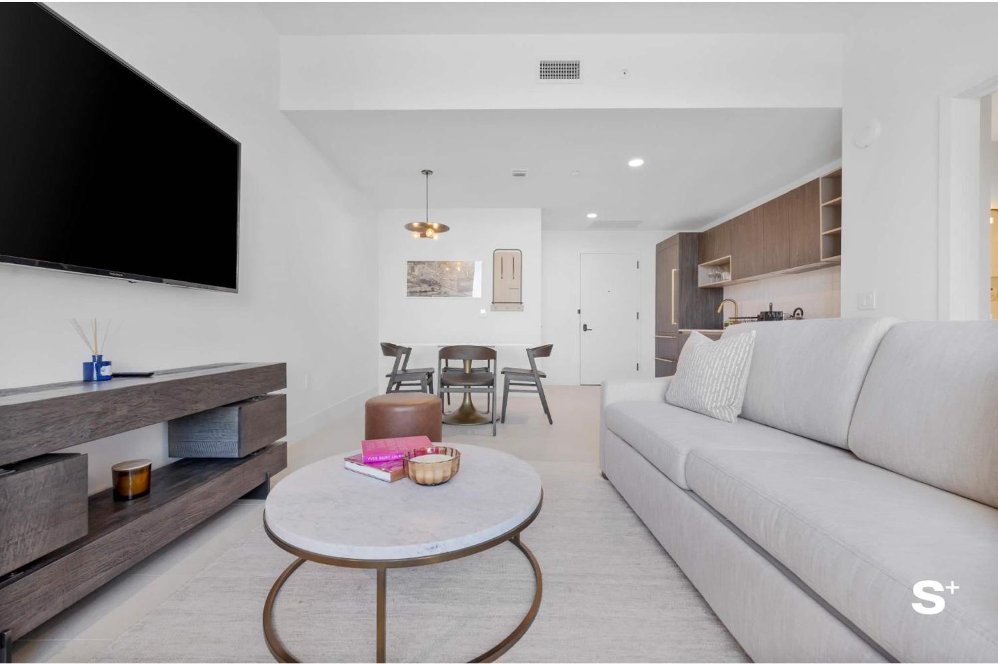 Luxury 1-br Ph With Breathtaking Downtown Views *